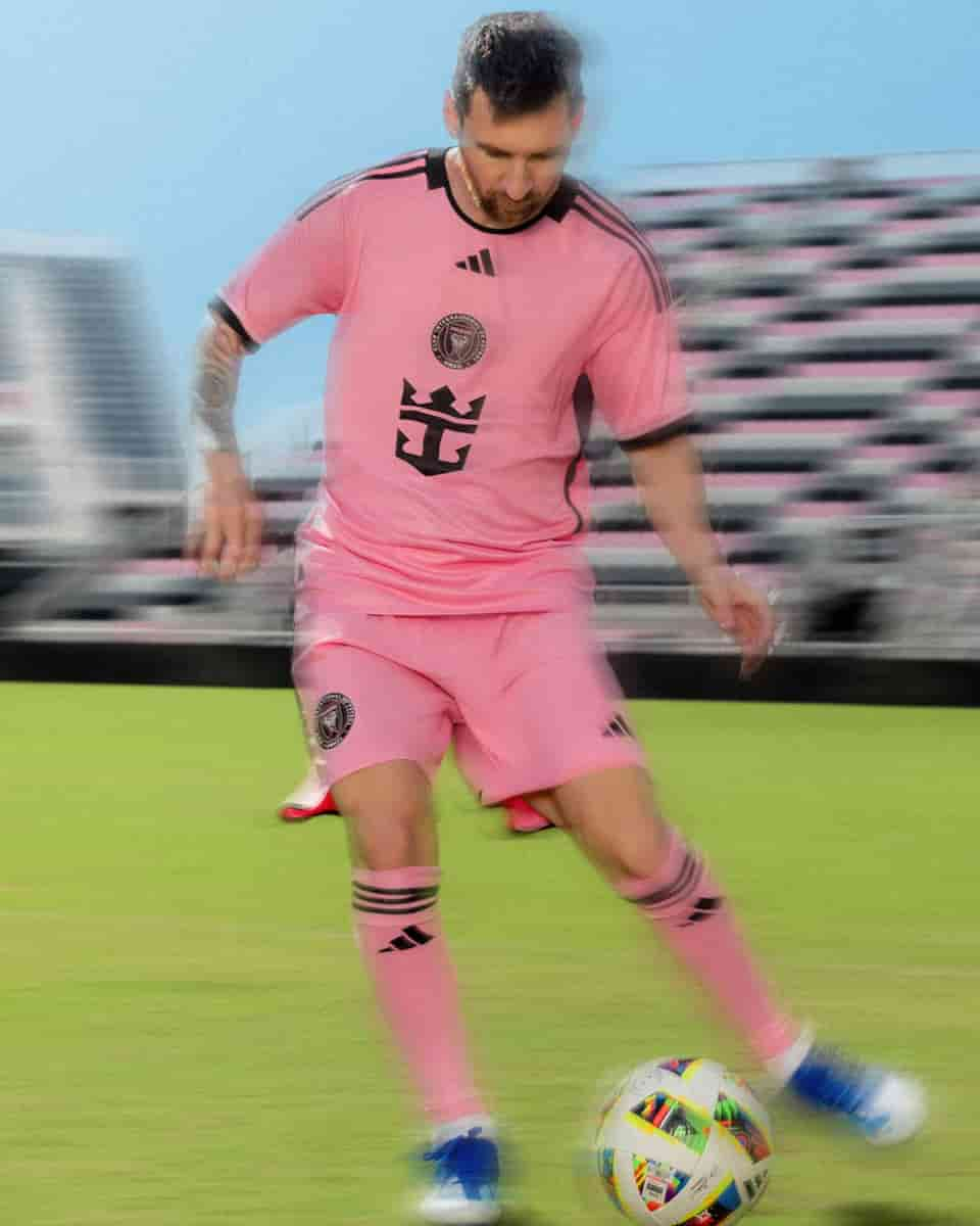 MESSI INTER MIAMI HOME KIT 2024-25 PRO JERSEY SHOP.jpg