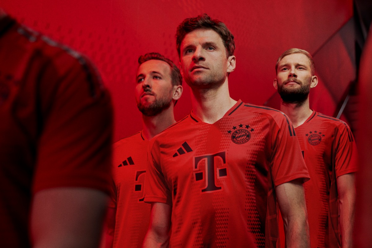 Men's Official Bayern Munich Home Jersey 2024-2025 Player Edition.jpg