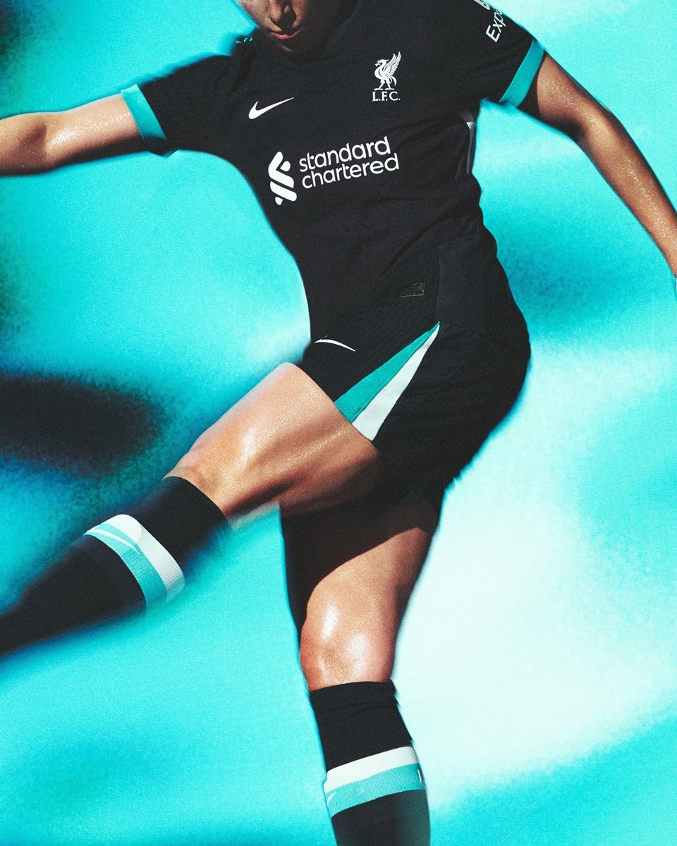 Replica Liverpool Men’s Away Kit (2024-25) – Jersey + Shorts.jpg