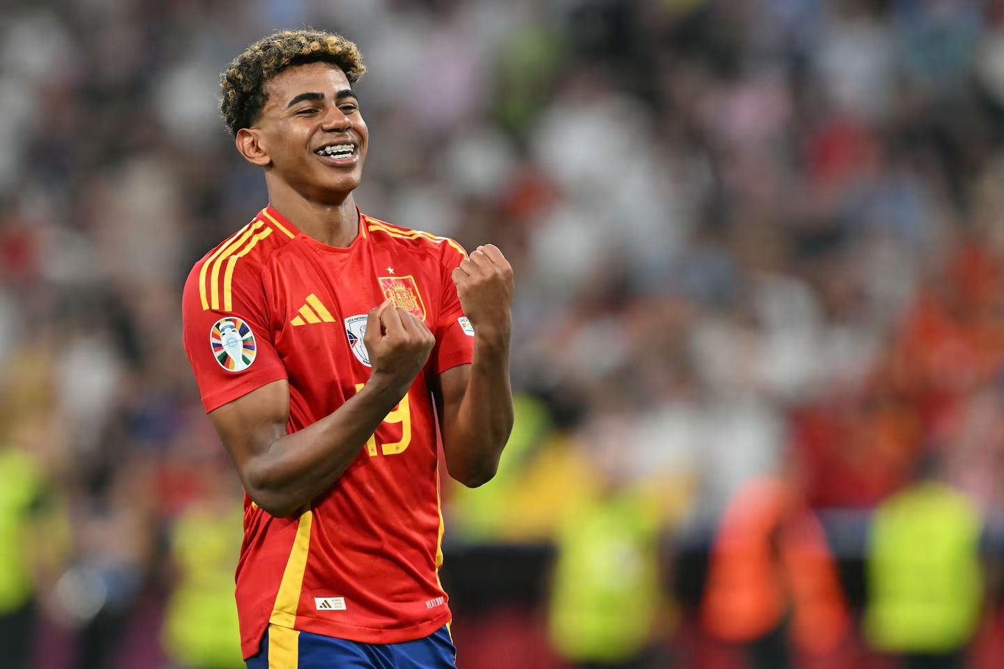 LAMINE-YAMAL Spain home shirt Euro 2024.jpeg