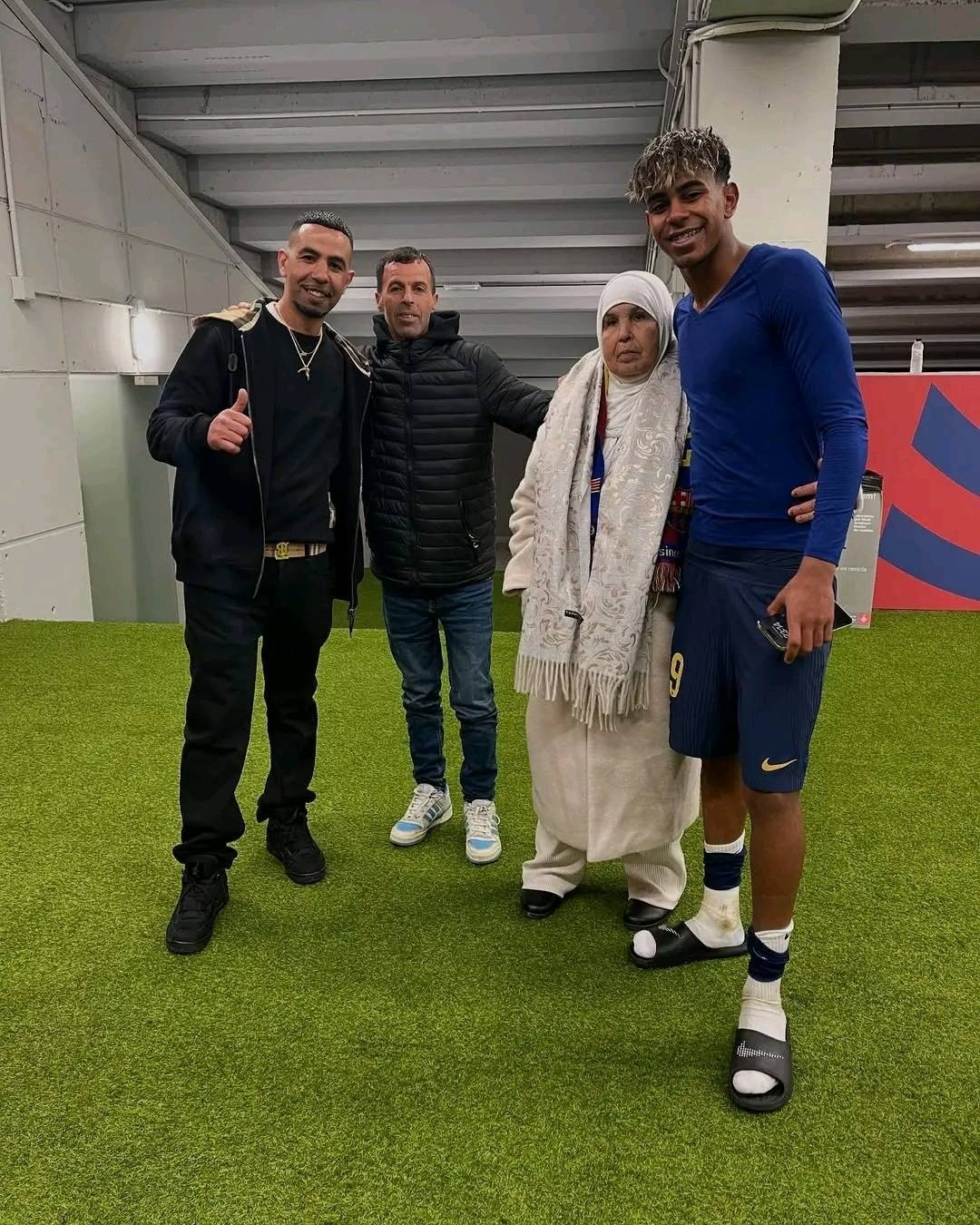 Lamine Yamal & his families.jpeg